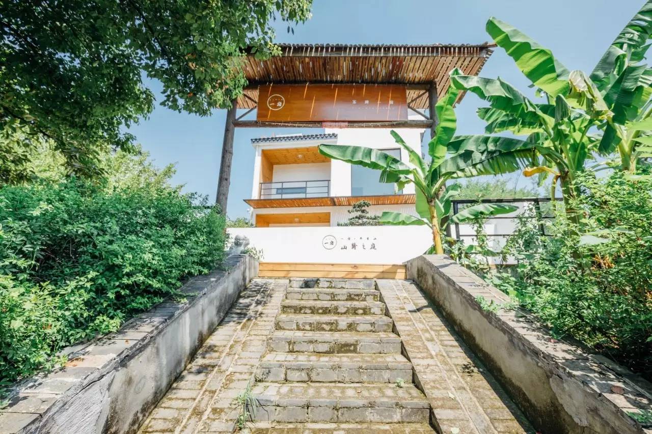 一宿·山麓之庭，一個(gè)充滿禪意山下庭院