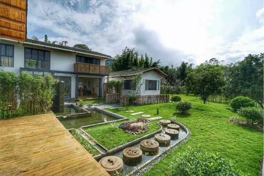 天堂山鄉(xiāng)愛(ài)樹(shù)民宿，古色古香的童話(huà)小鎮(zhèn)