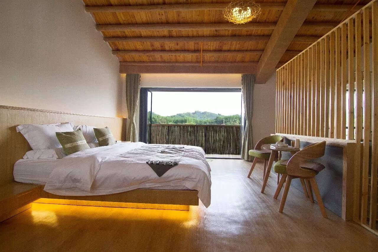 天堂山鄉(xiāng)愛(ài)樹(shù)民宿，古色古香的童話(huà)小鎮(zhèn)