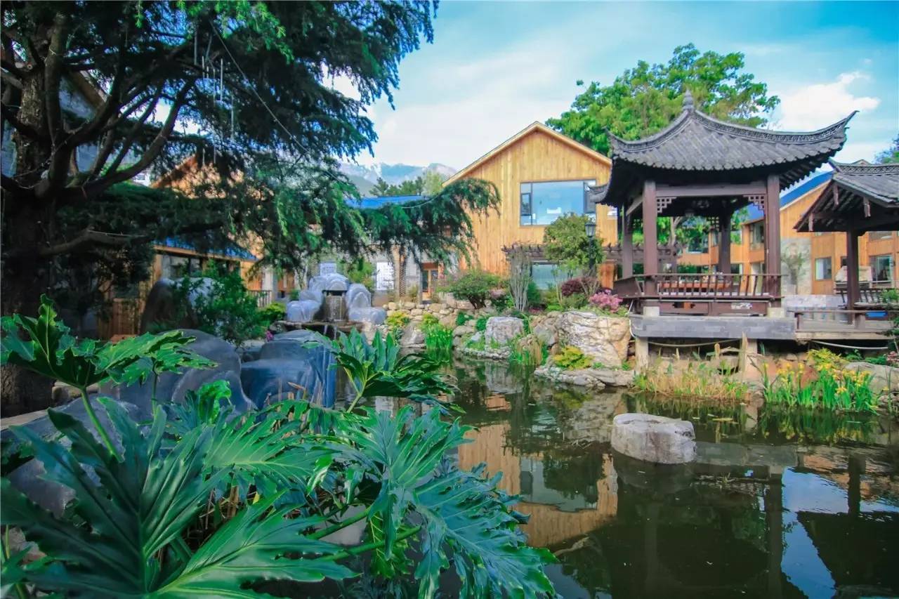 融居·銀箔泉，來(lái)銀箔泉邊喝茶看蒼山洱海