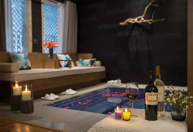 融居·銀箔泉，來(lái)銀箔泉邊喝茶看蒼山洱海