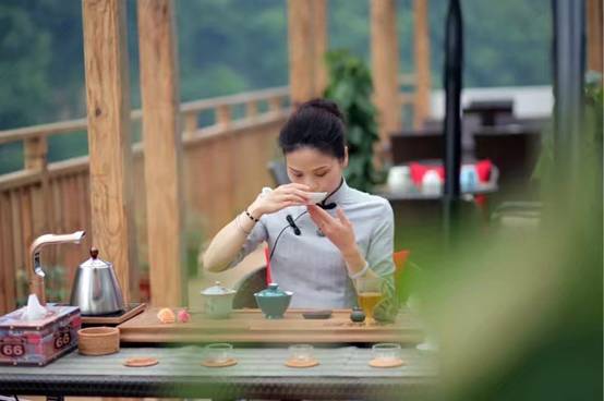 壹城一家，一座城一盞燈一個(gè)家在守候你