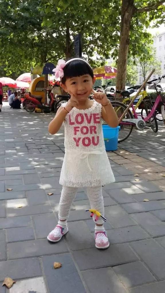 如隱·小佐居，半入溪水半入云