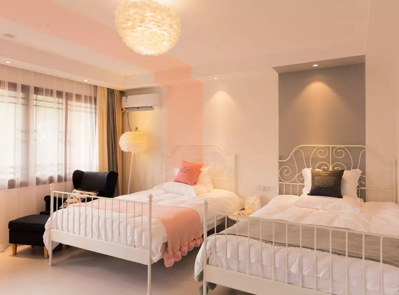 如隱·小佐居，半入溪水半入云