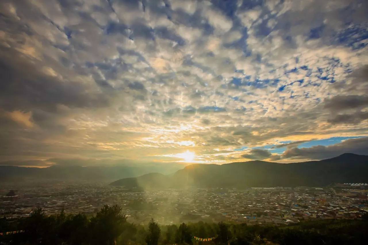 天空之城南杉藝術酒店，在月光之城尋找探索
