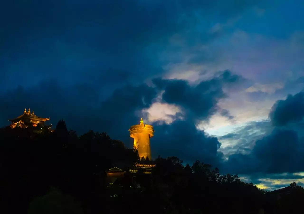 天空之城南杉藝術酒店，在月光之城尋找探索