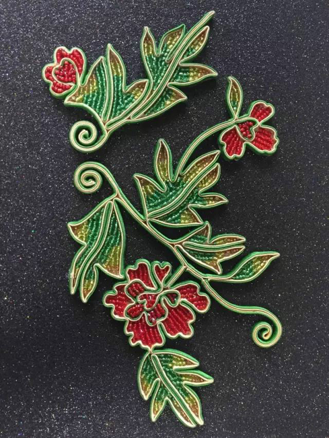 中式服裝的精美盤扣制作