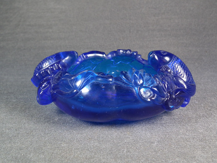 清代精美藍寶石色琉璃荷葉荷花多子鯉魚大水盂