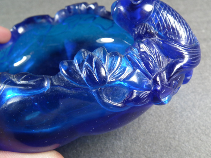 清代精美藍寶石色琉璃荷葉荷花多子鯉魚大水盂