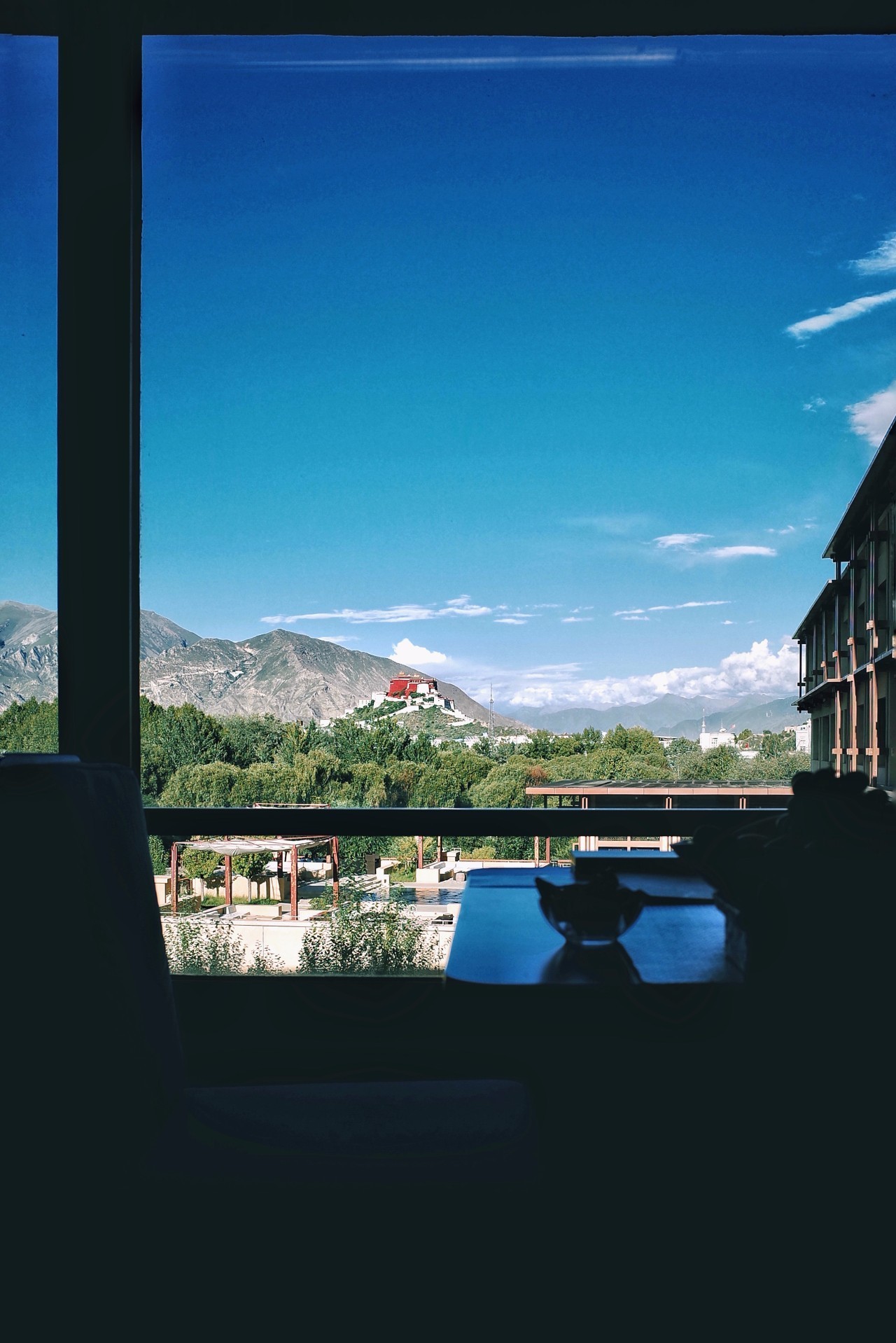 拉薩香格里拉酒店，睡在世界屋脊之上