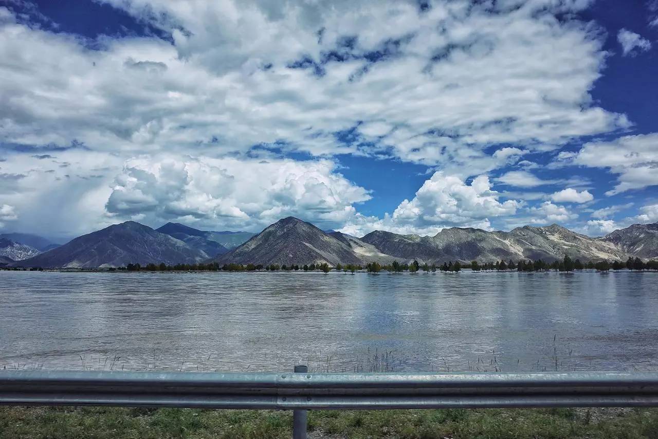 拉薩香格里拉酒店，睡在世界屋脊之上