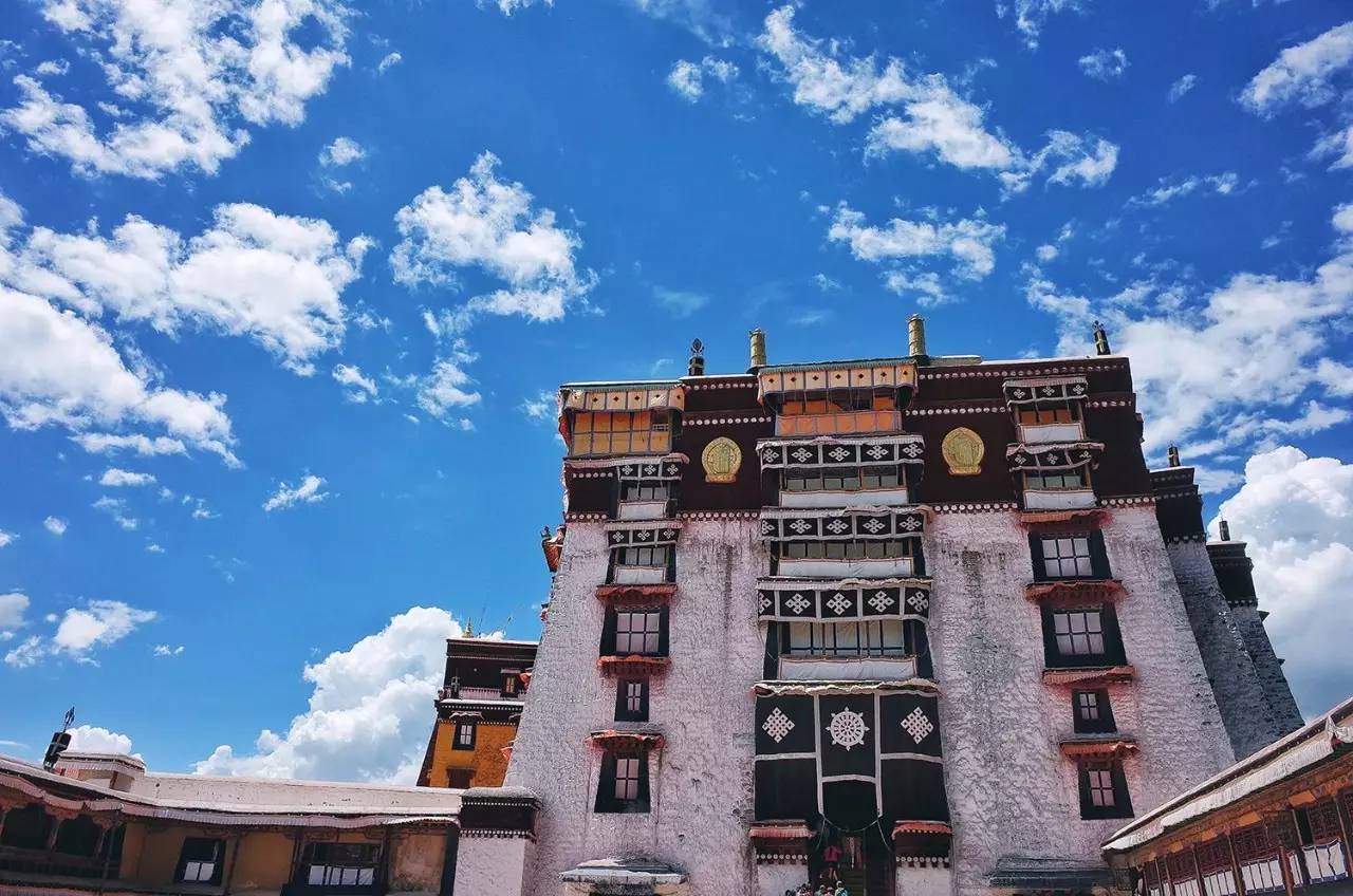 拉薩香格里拉酒店，睡在世界屋脊之上