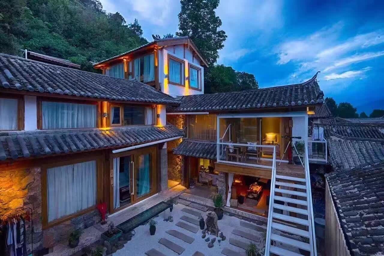 麗江束河聚寶齋民宿，告別曾經(jīng)邂逅未來的美麗