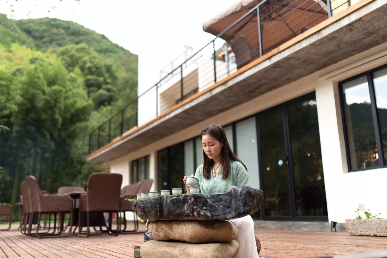 杭州·天方夜潭，給你一個(gè)「山脊之巔」的舞臺(tái)