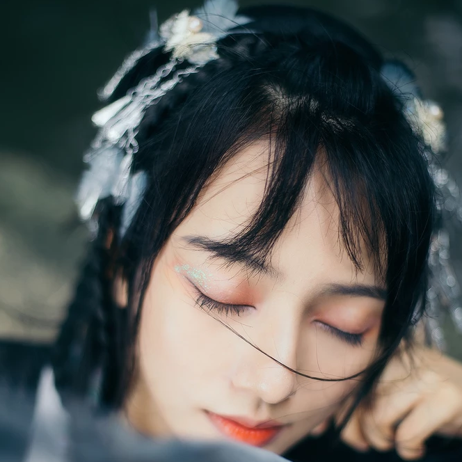 匠心啟航閱讀清新可愛唯美古風(fēng)女子頭像