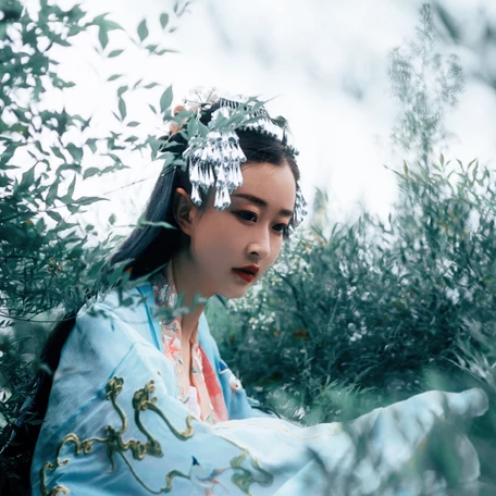 匠心啟航閱讀清新花朵唯美古風(fēng)女子頭像