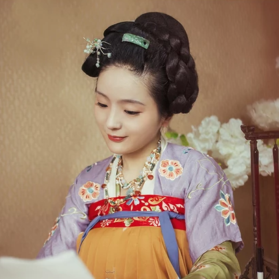 鄰家小女時尚匠心啟航閱讀唯美古風(fēng)女子頭像