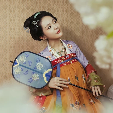 鄰家小女時尚匠心啟航閱讀唯美古風(fēng)女子頭像