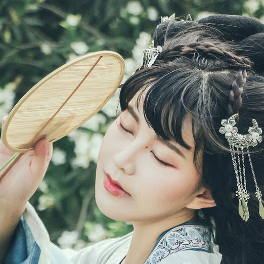 小清新唯美花朵頭像，匠心啟航閱讀古風(fēng)真人女子頭像