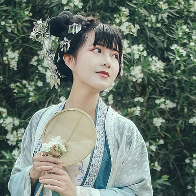 小清新唯美花朵頭像，匠心啟航閱讀古風(fēng)真人女子頭像