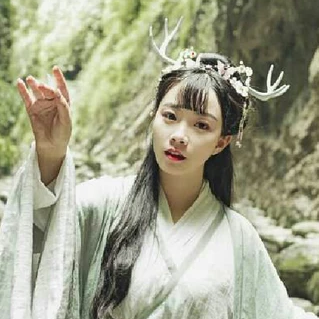 時(shí)尚匠心啟航閱讀唯美古風(fēng)少女真人頭像