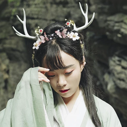 時(shí)尚匠心啟航閱讀唯美古風(fēng)少女真人頭像