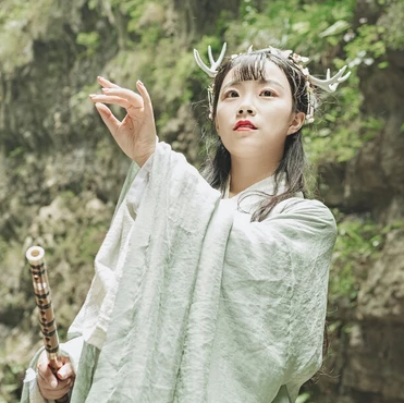 時(shí)尚匠心啟航閱讀唯美古風(fēng)少女真人頭像