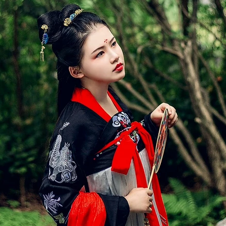 清新匠心啟航閱讀唯美古風(fēng)少女真人頭像