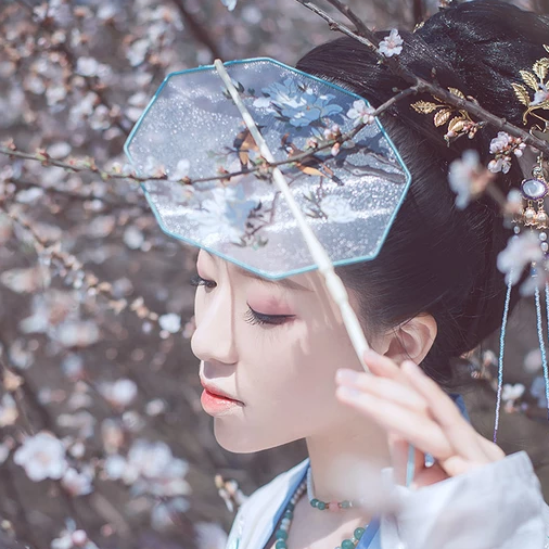 梅花少女唯美古風(fēng)少女真人頭像