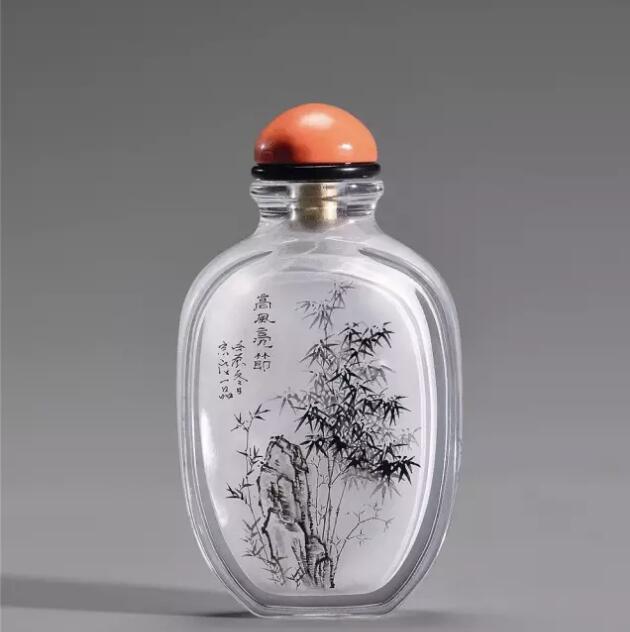 內(nèi)畫鼻煙壺，壺中天地間掌心中國美