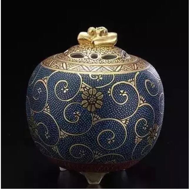 香爐紫煙，出自香爐歸于縹緲