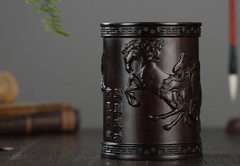 紅木筆筒，書房中不可或缺的瑰寶