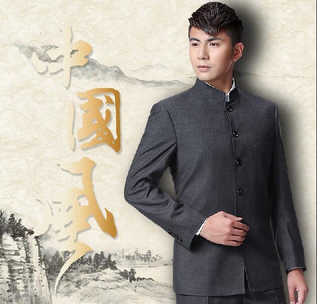 立領(lǐng)中山裝，恰同學(xué)少年風(fēng)華正茂