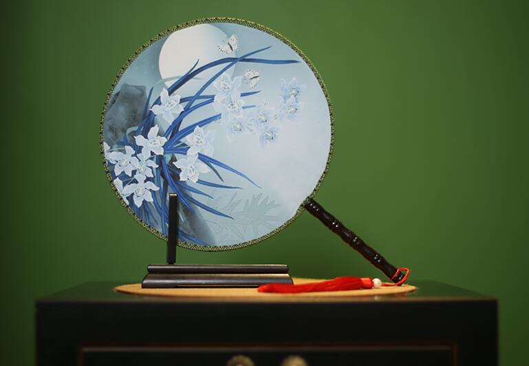 梅蘭竹菊系列團(tuán)扇，團(tuán)扇搖搖美人裊裊