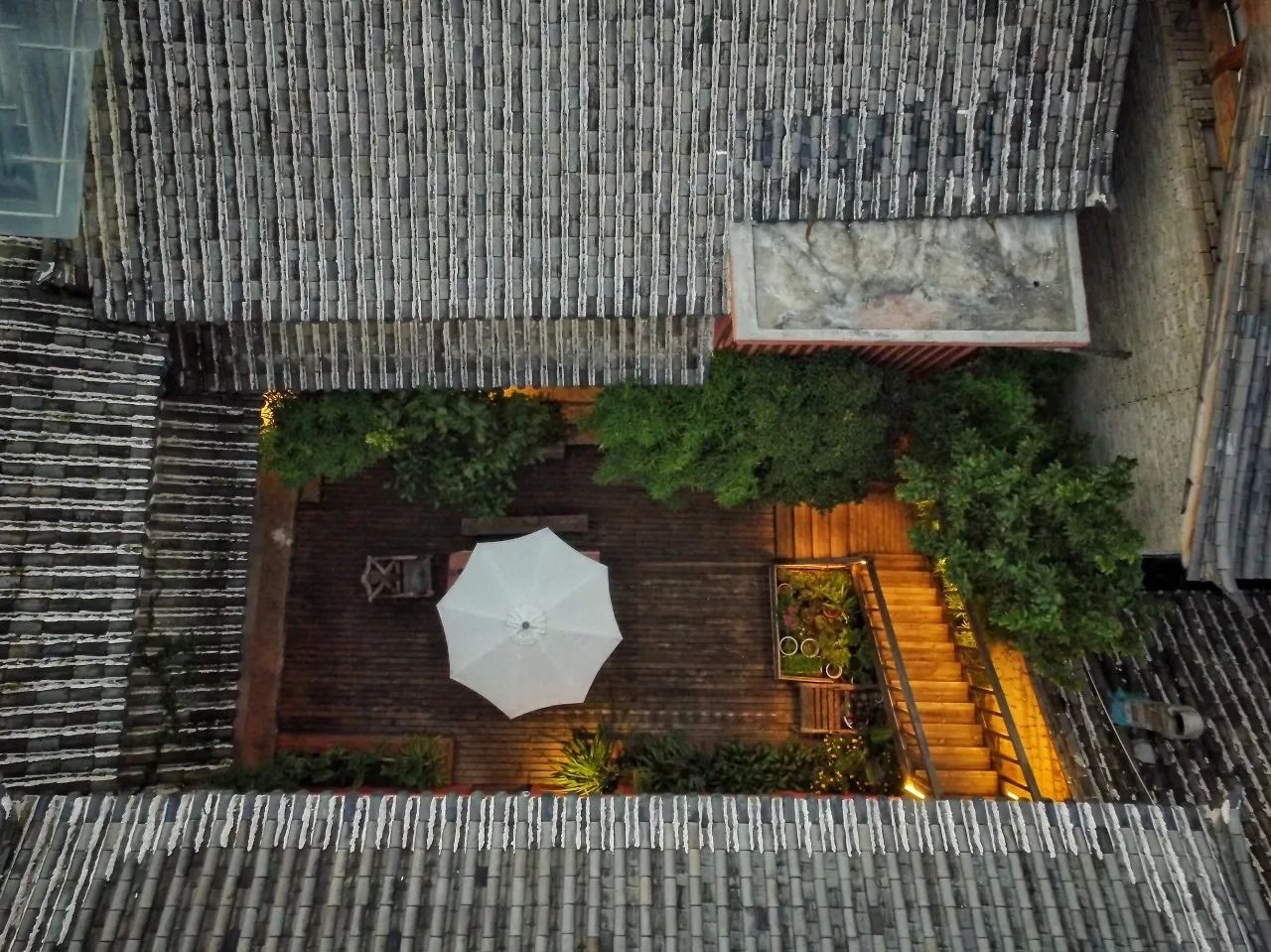 麗江束河無爾，在這里帶著夢想開花棲居