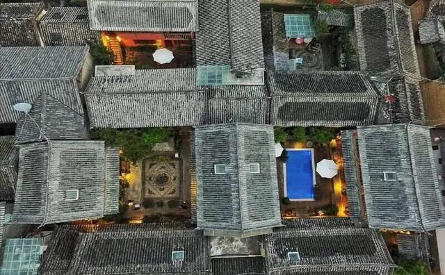 麗江束河無(wú)爾，在這里帶著夢(mèng)想開花棲居