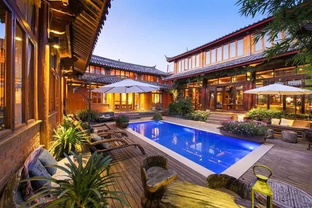 麗江束河無(wú)爾，在這里帶著夢(mèng)想開花棲居