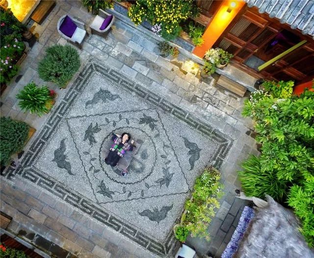 麗江束河無(wú)爾，在這里帶著夢(mèng)想開花棲居