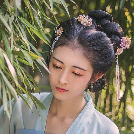 匠心啟航閱讀清風(fēng)唯美古風(fēng)女生真人頭像