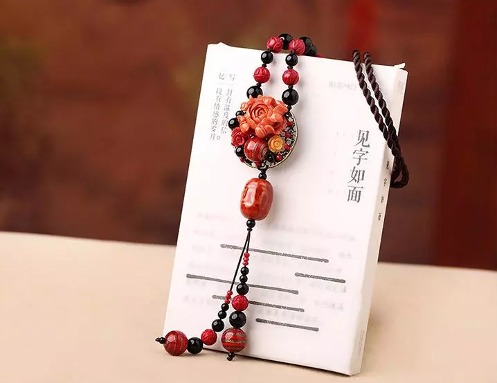 紅色復(fù)古立體花朵吊墜毛衣鏈項(xiàng)鏈?zhǔn)罪? src="/yuedu/d/file/bigpic/190404/04/13-1G010112033.png" style="height: 571px; width: 750px;" / data-TaDc="htNplK"><br / data-EDIM="Oner5G">
	<img alt=