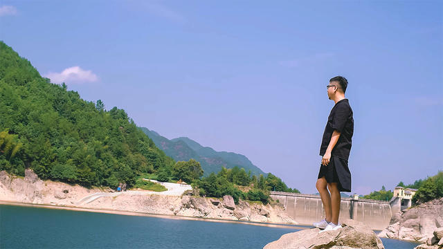 麗水·浮光，浮光指路茶香入夢(mèng)蓋一間湖畔大學(xué)