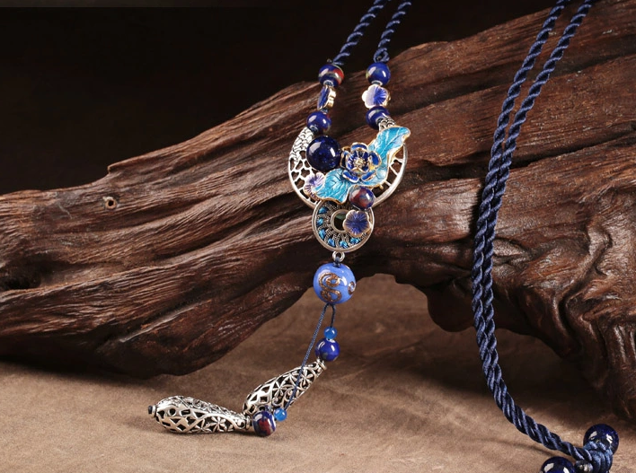 古典匠心啟航閱讀毛衣鏈，復(fù)古風(fēng)景泰藍(lán)琉璃吊墜項(xiàng)鏈