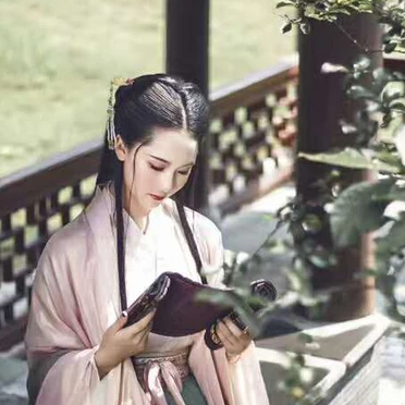 漢服女生頭像，古風真人女子頭像