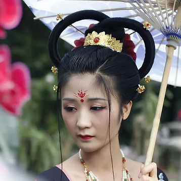 妖艷冷漠的女生頭像，唯美古風(fēng)真人女子頭像