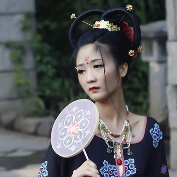 妖艷冷漠的女生頭像，唯美古風(fēng)真人女子頭像