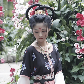 妖艷冷漠的女生頭像，唯美古風(fēng)真人女子頭像