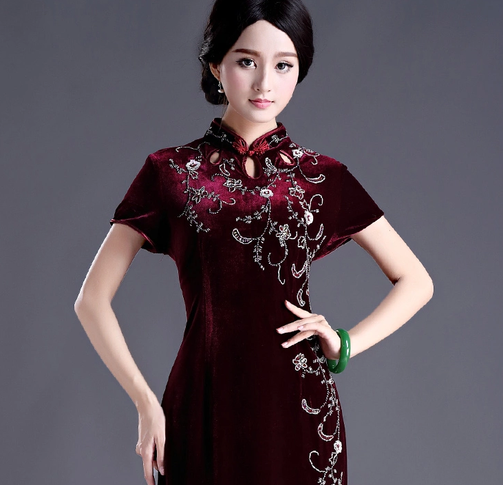 金絲絨長(zhǎng)款旗袍，手工釘珠修身旗袍