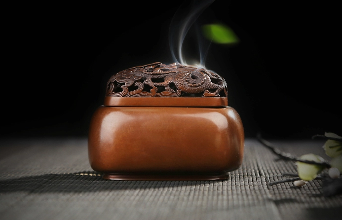 雙龍浮雕香爐，鏤空仿古紫銅熏香爐