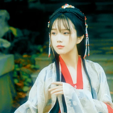 優(yōu)雅時尚古風頭像，唯美古風真人女子頭像