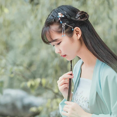 小清新漢服女子頭像，唯美古風(fēng)女子真人頭像